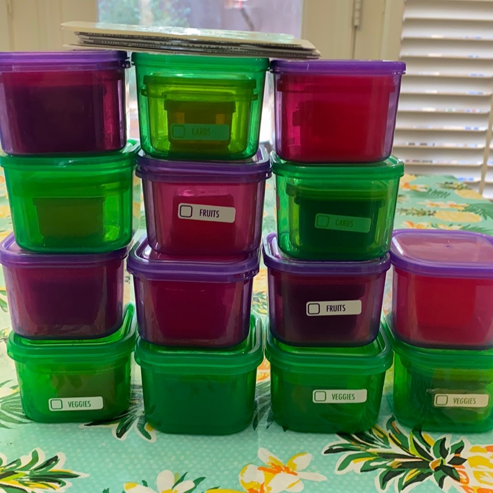 7 complete sets of Beachbody portion fix containers